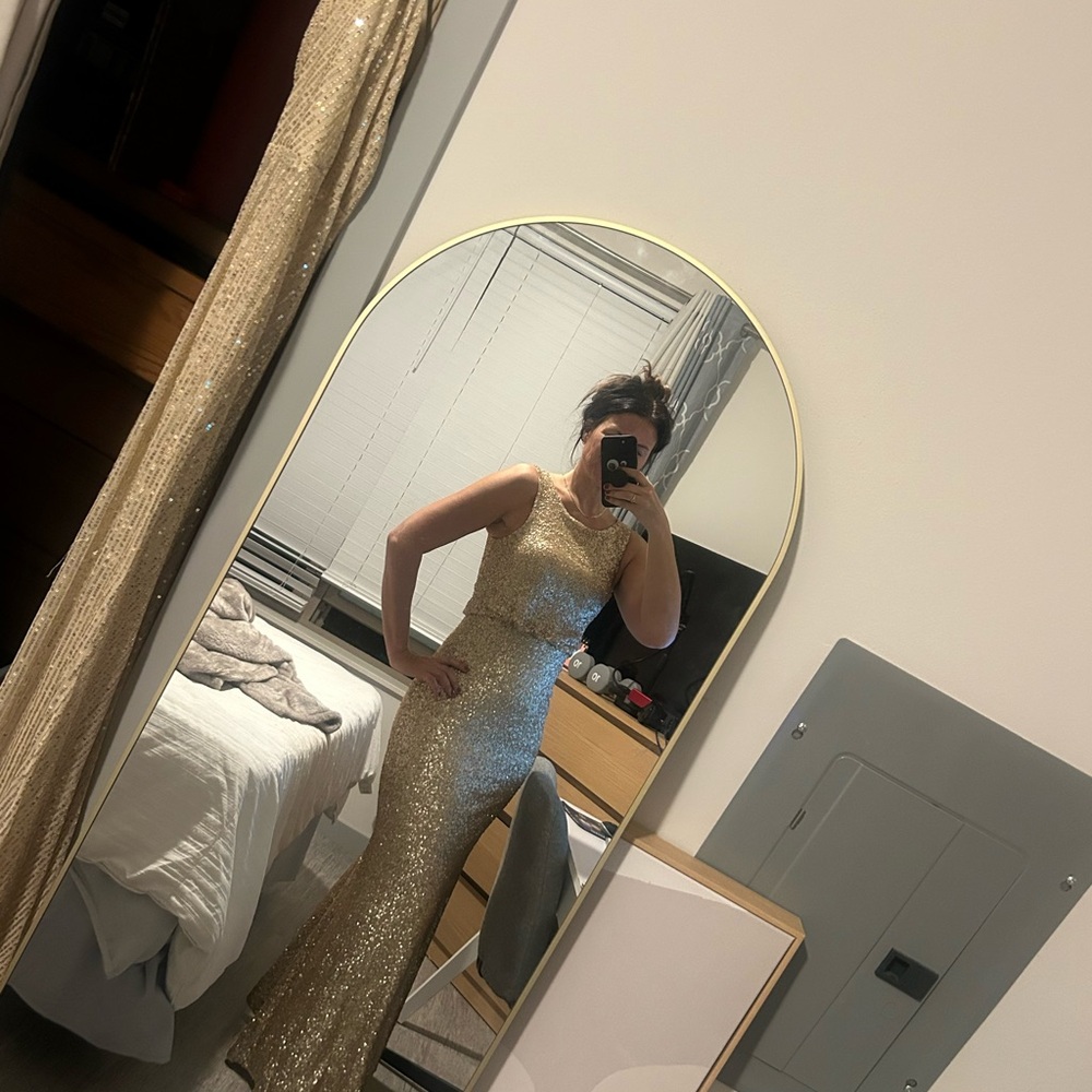 Sorella Vita Sequins Gold Backless Gown Size 8 - Picture 3 of 16